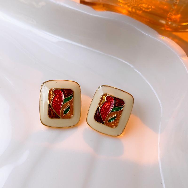 Luxurious Vintage Palace-Style Earrings for Women