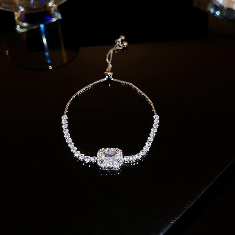 Gold-Plated Zircon Sun & Heart Bracelet: Stylish, Versatile, Elegant Light Luxury Jewelry for Women.