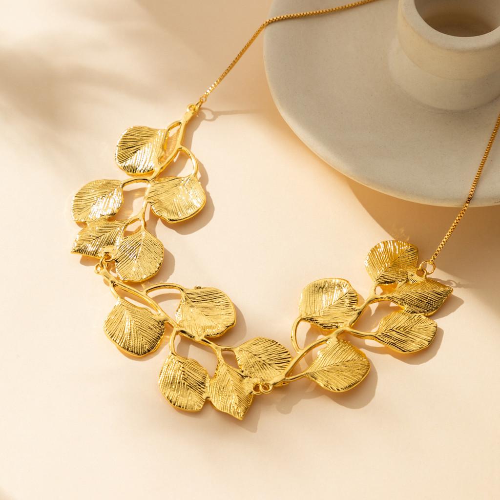 Elegant Leaf Design Alloy Earrings For Fashion Forward Women In Gold And Silver Colors