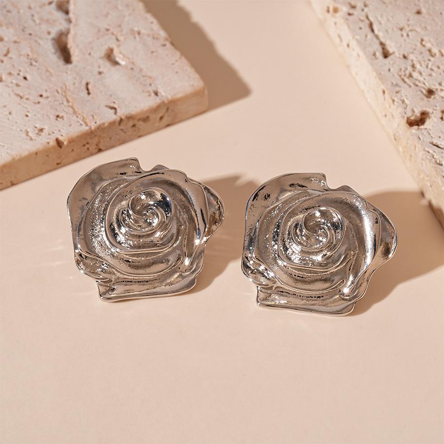 

Digadagu Simple Rose Stud Earrings Metal Flower Earrings New Women s Trend Daily Zircon AccessoriesZAA медный