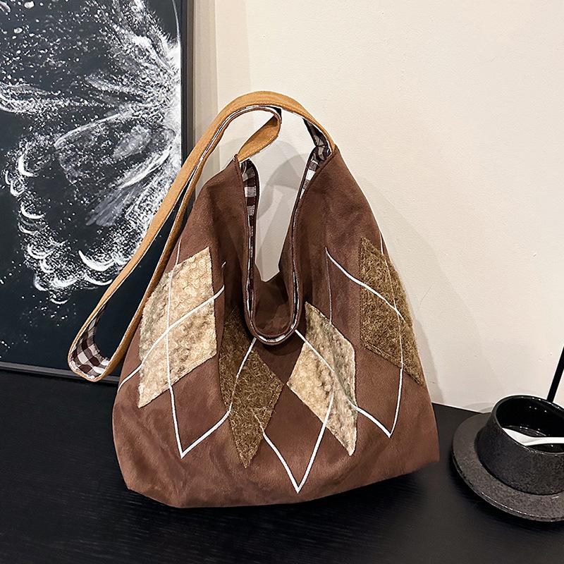 Splicing large-capacity casual 2025 retro winter new simple texture tote shoulder armpit bag