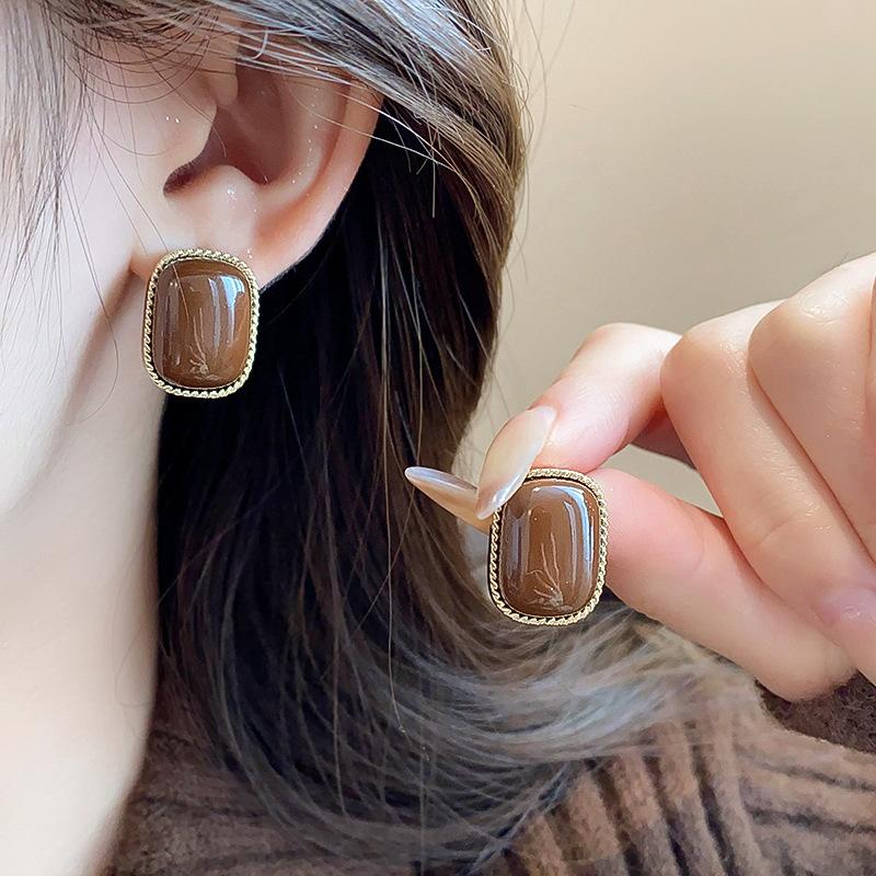 Simple Acrylic Rectangle Stud Earrings for Women Vintage Golden Geometry Brown Earrings Elegant Party Jewelry Gift