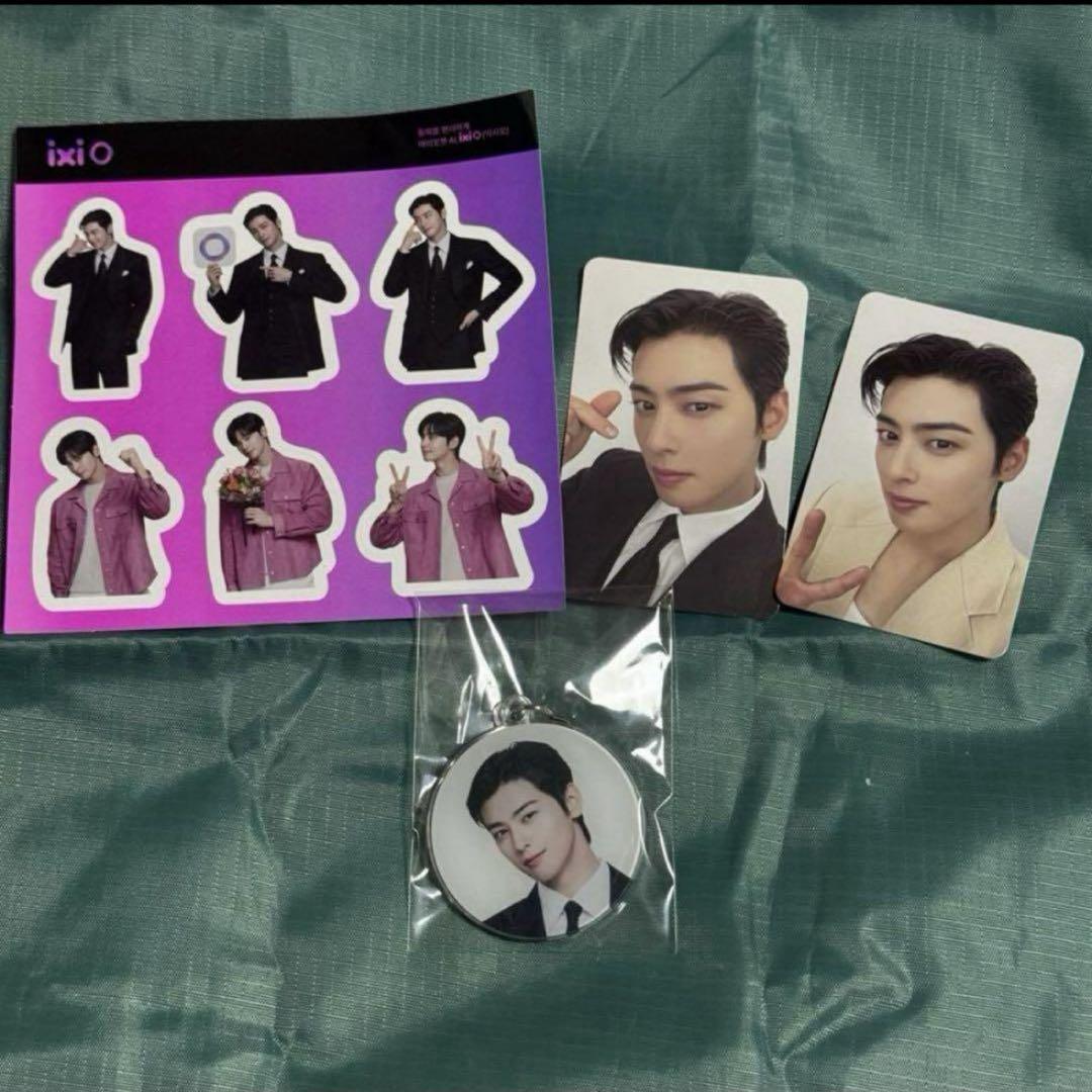 

[USED] Cha Eunwoo Korean telecommunications company LG ixi limited goods