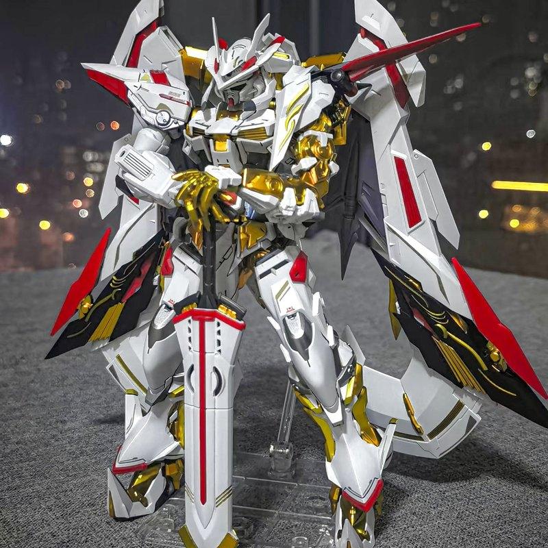 

Daban Model 8826 MG 1/100 “Gold Frame Amatsu” Plastic Model Kit, Metal Build Style Mecha Action Figure Collection