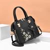 Elegante Bolsa Bordada Feminina 2025 - Bolsa de Ombro e Transversal da Moda para Mulheres de Meia-Idade