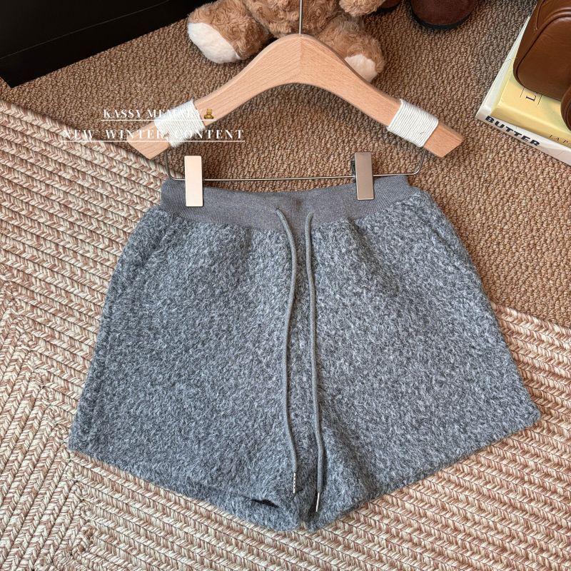 2025 Herbst/Winter Koreanischer Stil Lammwolle High-Waist Schlankmachende Weitbeinige Shorts für Damen