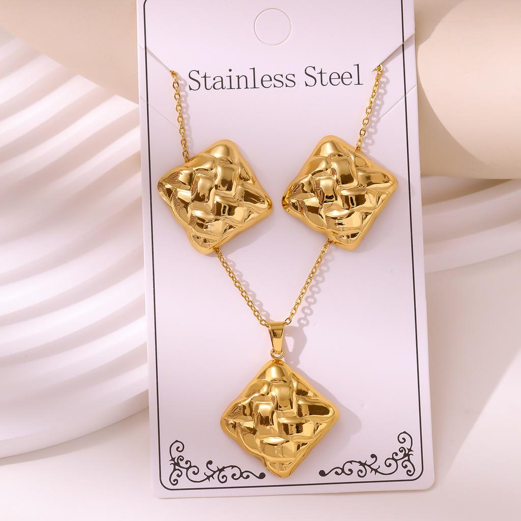 Personalized European and American Fashion Stainless Steel Stud Earrings Necklace Titanium Steel Non-fading Jewelry Set