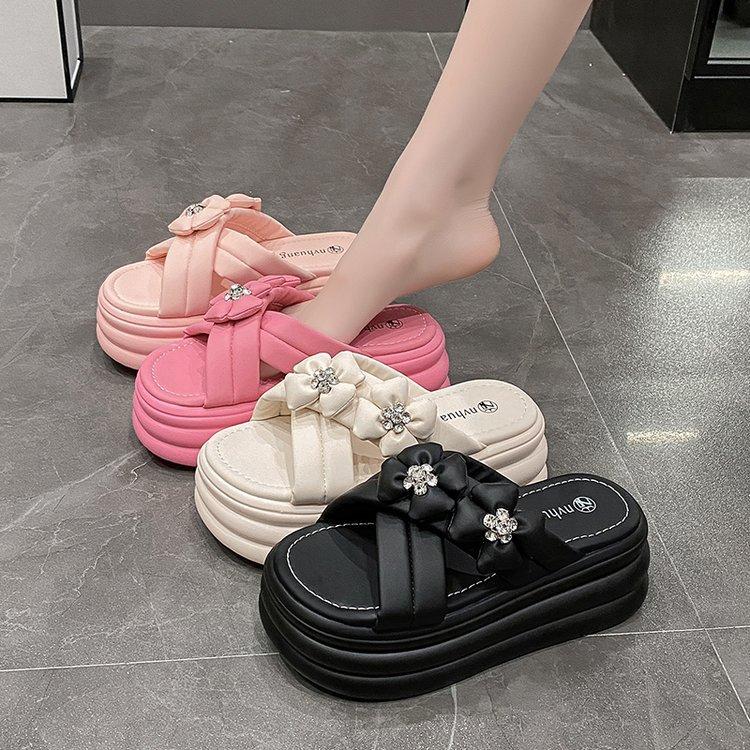 Thick-bottomed bread slippers women's outer wear 2025 summer new Internet celebrity flowers simple and versatile open-toe one-word with sandals