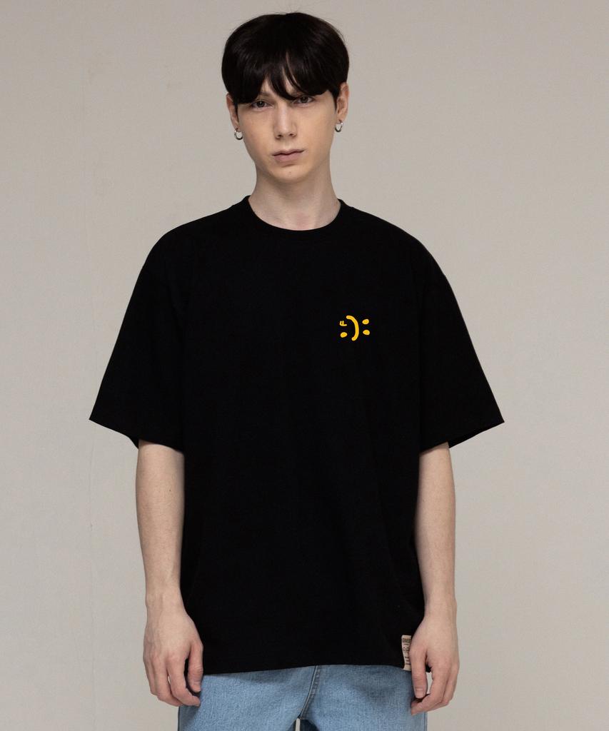 GRAVER [Unisex] Small Double Drawing Smile Short Sleeve T-Shirt_Black