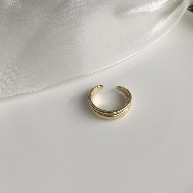 Chic European & American Style Smooth Plain Band Ring for Women - High Design, Light Luxury Fashion