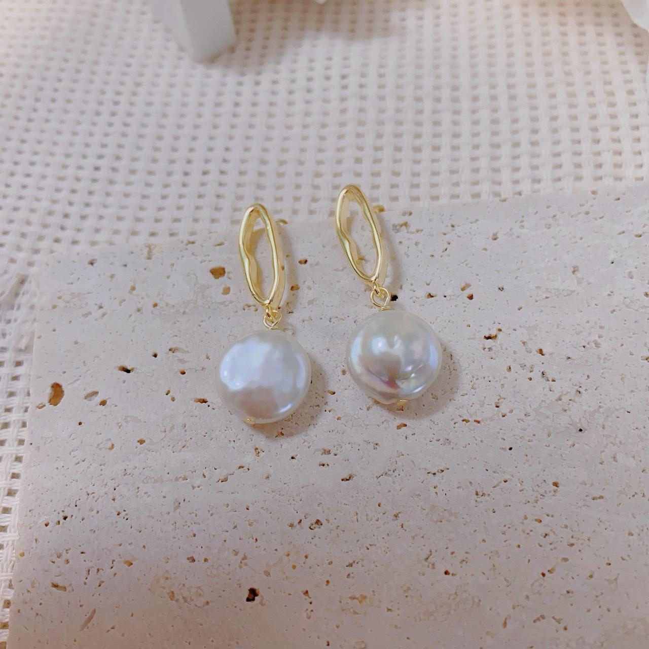 Серьги из натурального барочного жемчуга Женские Новые Модные Серьги Простые Нишевые Серьги Легкой Роскоши Серьги-Пряжки для Ушей Silver needle