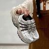 Populární platformové dad shoes dámské 2025 jarní nové všestranné zvýšení výšky malé lehké prodyšné ležérní sportovní boty