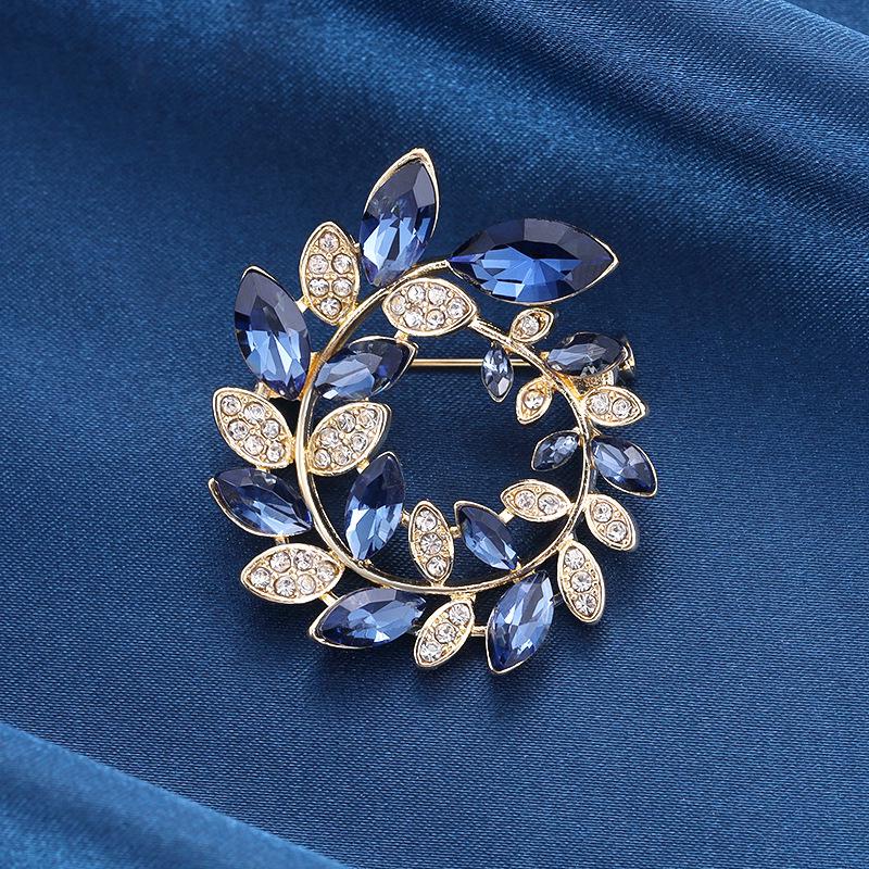 2023 Women's Crystal Brooch: Creative and Luxurious Niche Design