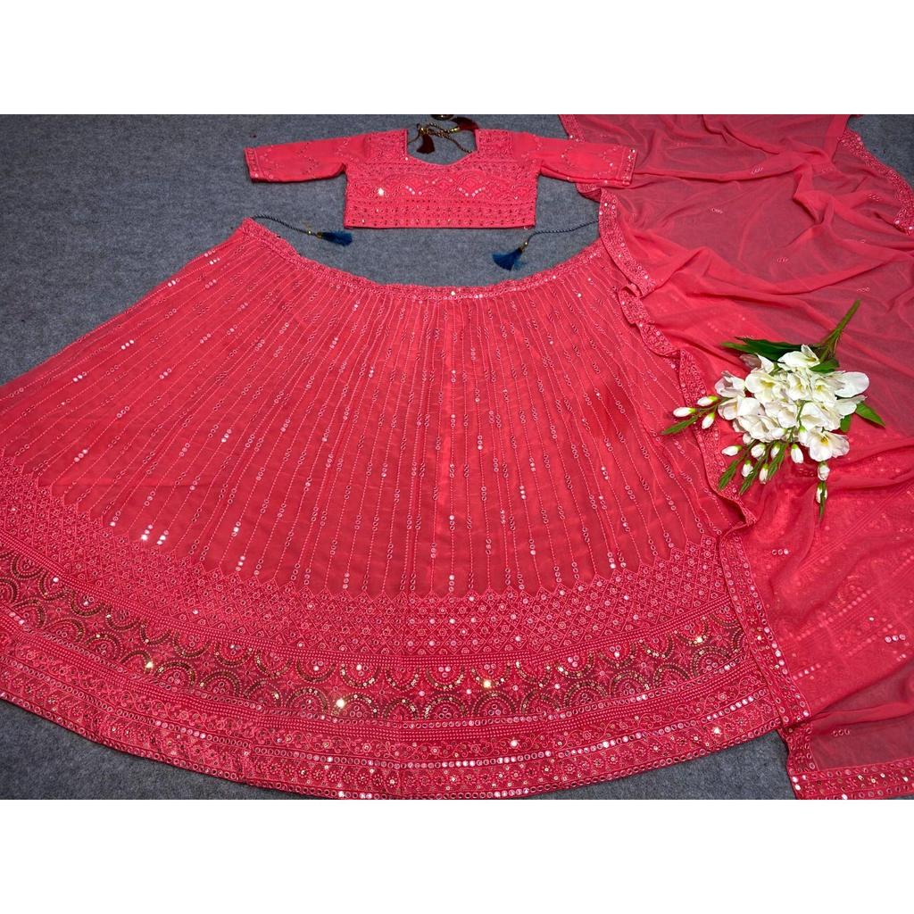 Neue attraktive und schöne Partykleidung aus Lehenga Choli aus Seide