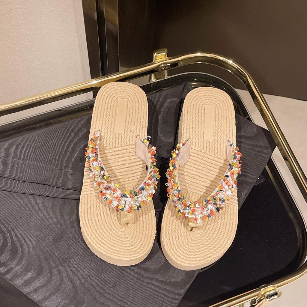 2025 Summer New Slippers Go Out Xiaoxiang Flip-flops Women's Retro Wedge Heel Light Flip-flops