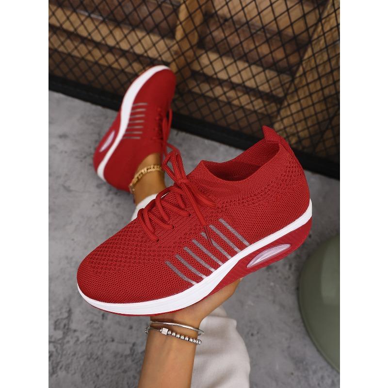 New Summer Casual Sports Shoes 2025 Fly Knit Women's Thick Sole Heightened Lightweight Plus Size Women's Shoes