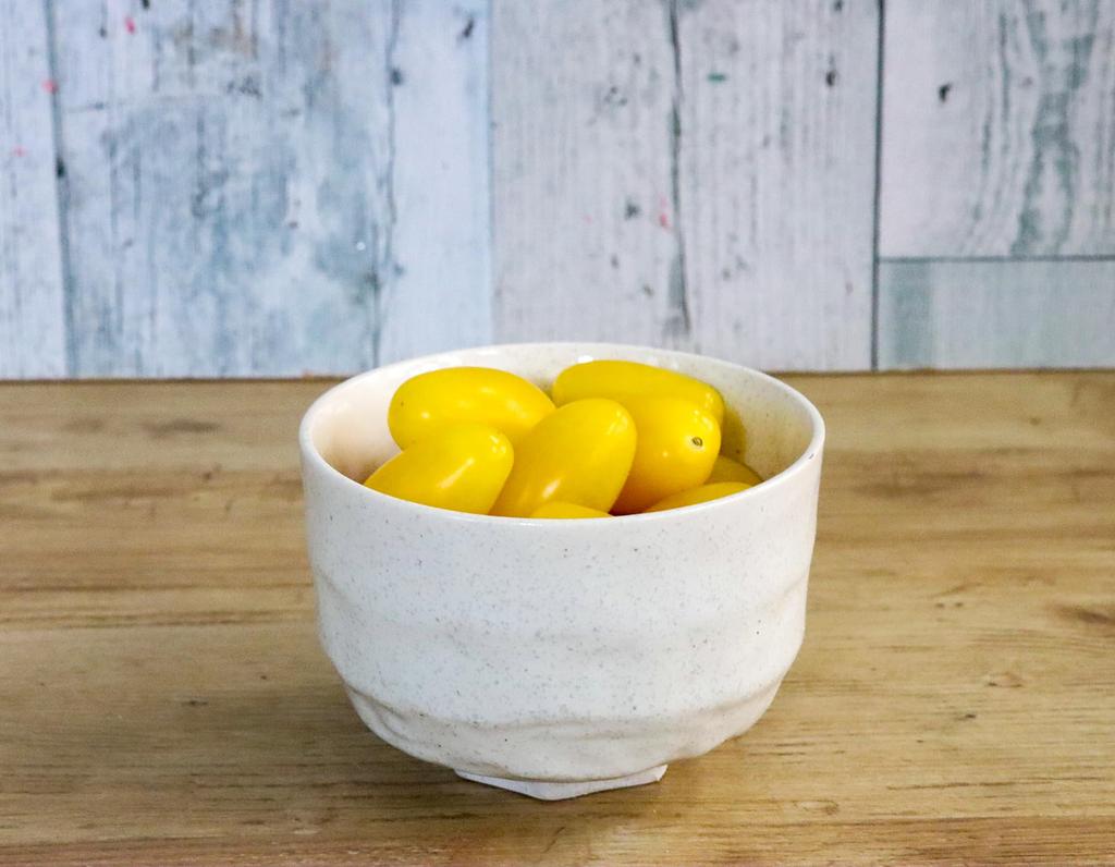 Mino Ware Japanese Cafe Series Echigo 1 Piece H7 X W10 X [Matcha Bowl/Small Bowl] White, (Size D10cm)
