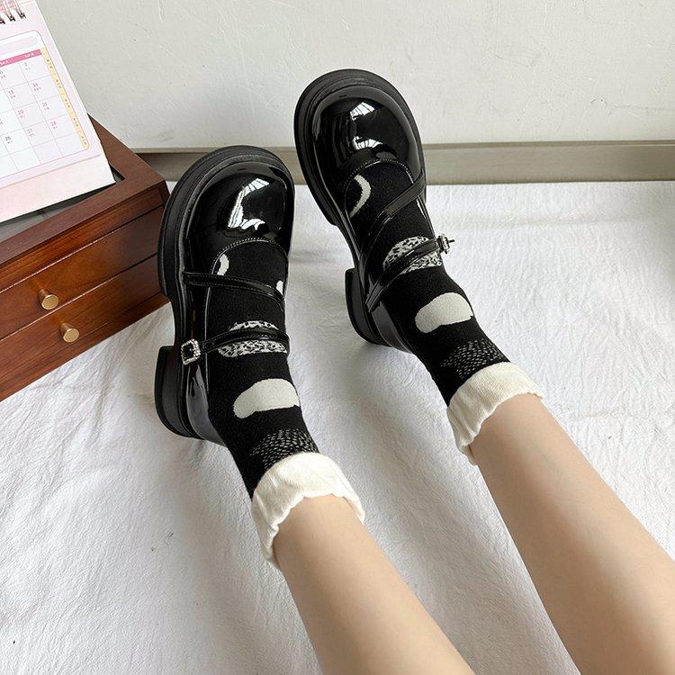 

Женские туфли-лодочки Mary Jane на толстом каблуке, платформе, с пряжкой в форме сердца, с неглубокими кружевными босоножками с круглым носком в стиле Лолиты, милые модные женские туфли 35