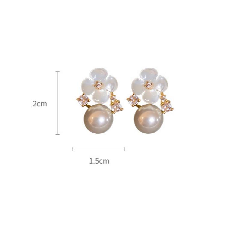 Exquisite White Flower Stud Earrings For Women Small Imitation Pearl Earrings Wedding Party Elegant Jewelry Gift