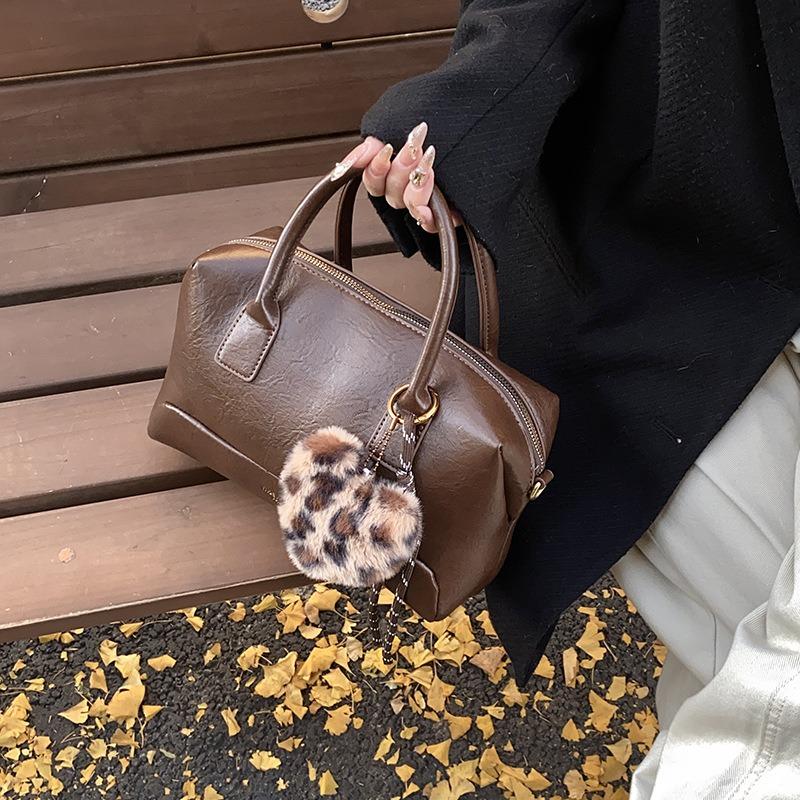 Premium retro portable bowling bag women's winter new fashion casual shoulder bag versatile messenger bag