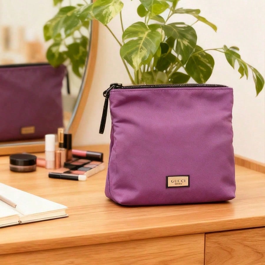 Women Violet Pearlescent Flower Storage Bag, Cosmetic Bag, Portable Handbag, Fashionable, Suitable for Travel Occasions GUCCI-GIFT-83
