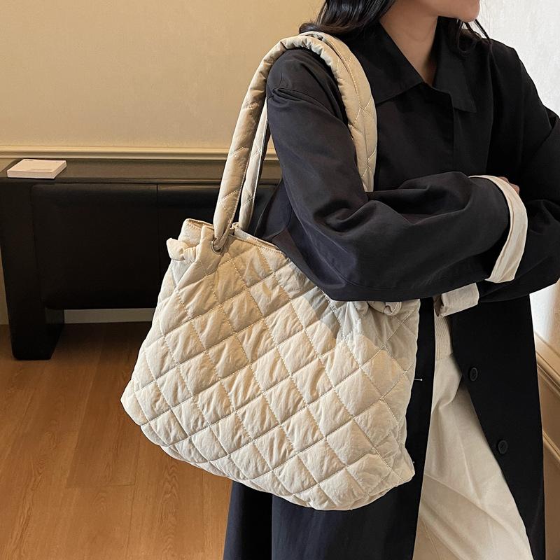 Diamond Embroidery Shoulder Bag Lightweight Commuter Large Capacity Tote Bag