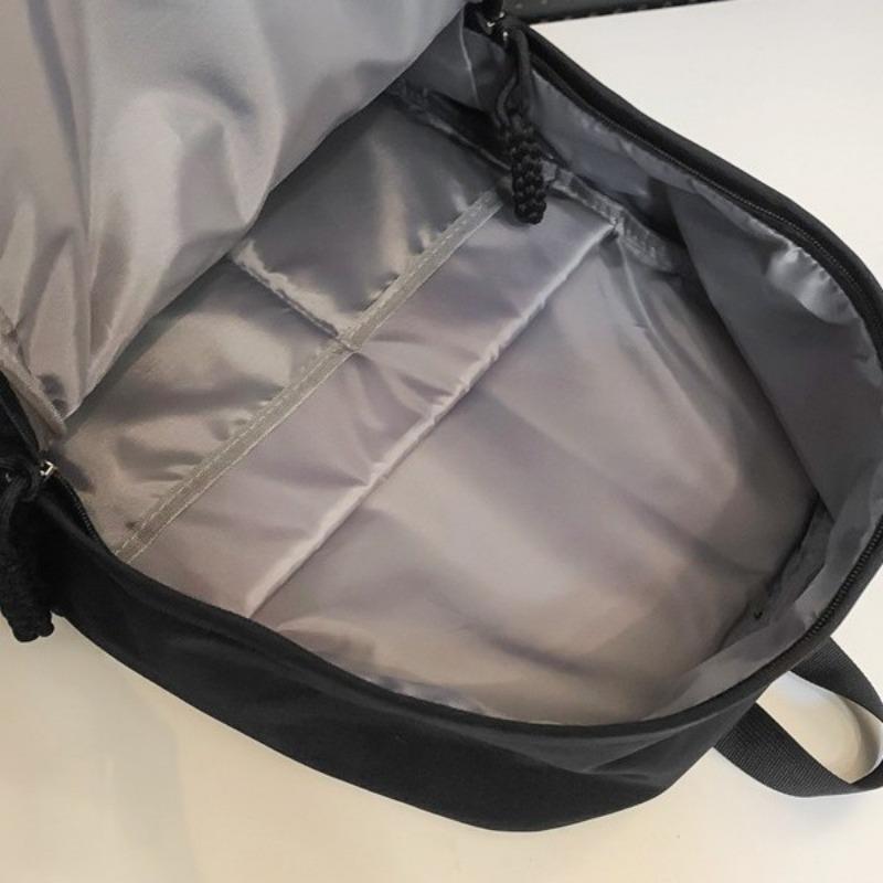 A Large-capacity Backpack for Junior High School Students and A Lightweight Backpack for Senior High School Students