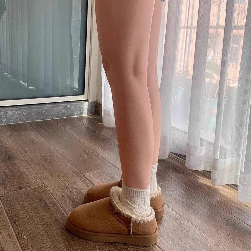 Flat-bottomed Snow Boots Winter Velvet Thickened Niche Design Sense Northeast Warm Short Tube Is Super Easy To Wear