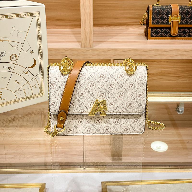 Кожаная женская сумка новинка 2023 года маленькая квадратная сумка с цепочкой модная универсальная сумка через плечо маленькая сумка премиум-класса Sense M 6119₽