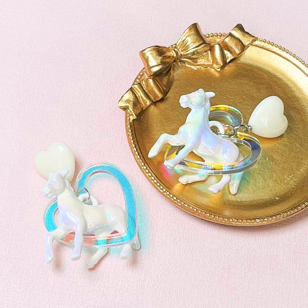 Charmante Acryl Herz Pferd Hängeohrringe Moderne Herz Pferd Tropfenohrringe Schmuck Stilvoller Hängeohrring Anhänger