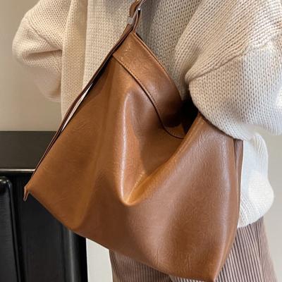 Borsa a mano di marca di stilisti di moda per le donne, grande capacità, nuova, alla moda e alla moda, borsa a tracolla singola per l'autunno e l'inverno