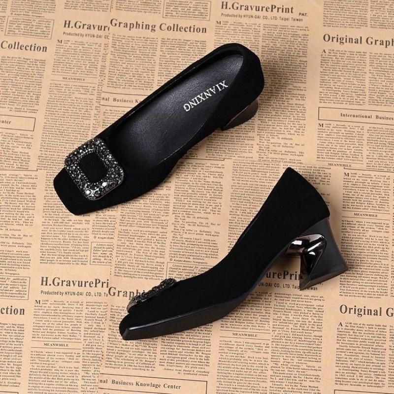 Foreign Trade Xiaoxiangfeng Thick Heel Single Shoes 2025 New Versatile Light Mouth Rhinestone Black High Heels Low Heel Mother