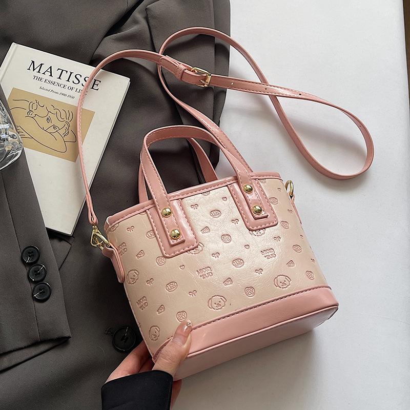 Korean Version of the New Product, Sweet Style Fashion Printing, Portable Bucket Bag, Women's Commuting Versatile and Advanced Messenger Bag