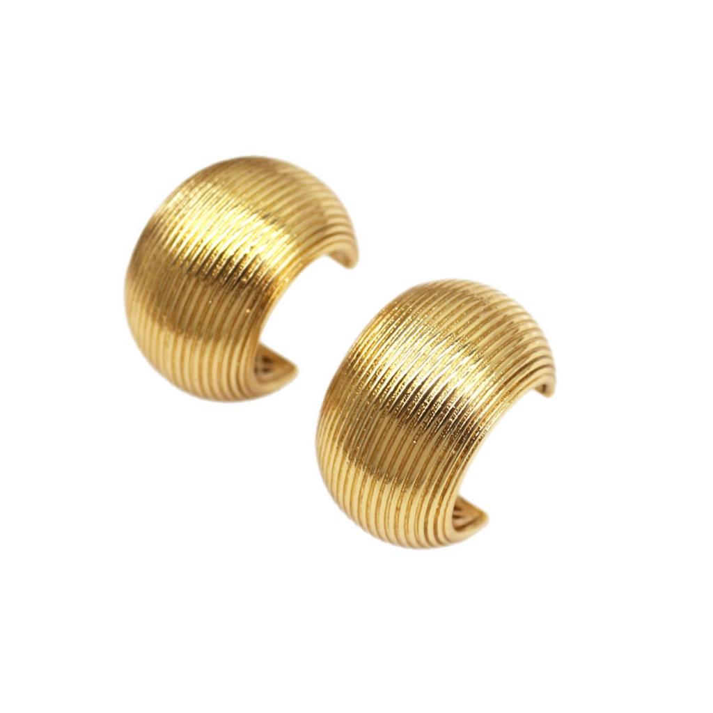 Textured Embossed Earrings: French Retro Luxury Studs - Niche European and American Fashion Accessory