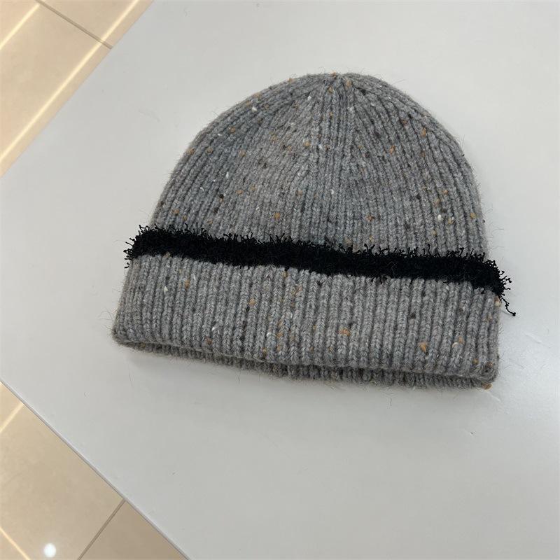 New autumn and winter big head circumference warm thickened knitted hat striped face small wool hat women