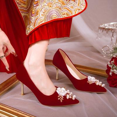 Wiosenne Perłowe Kwiatowe Ślubne Buty dla Panny Młodej Kobiety Czerwone Wsuwane Cienkie Obcasy Czółenka Kobieta Eleganckie Buty na Wysokim Obcasie Dla Kobiety