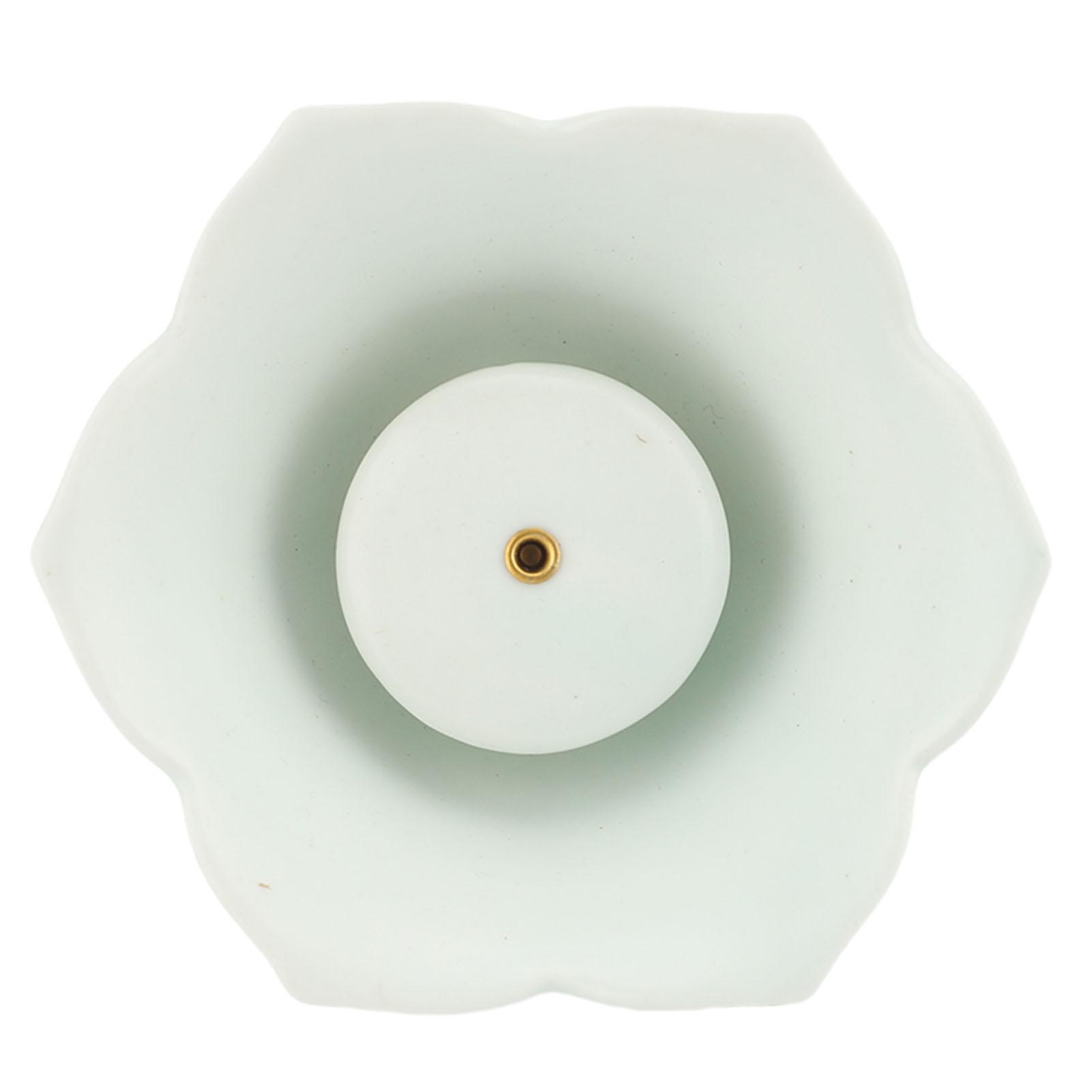 

Ceramic Incense Holder Petal Shape Incense Stick Stand Ornament for Bedroom Living Room Yoga Studio циан