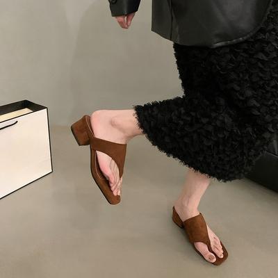 Damen-Zehensandalen Damen-Sommerbekleidung Neues Temperament Wildleder Feenstil Retro-Design Dicke Ferse Zehensandalen