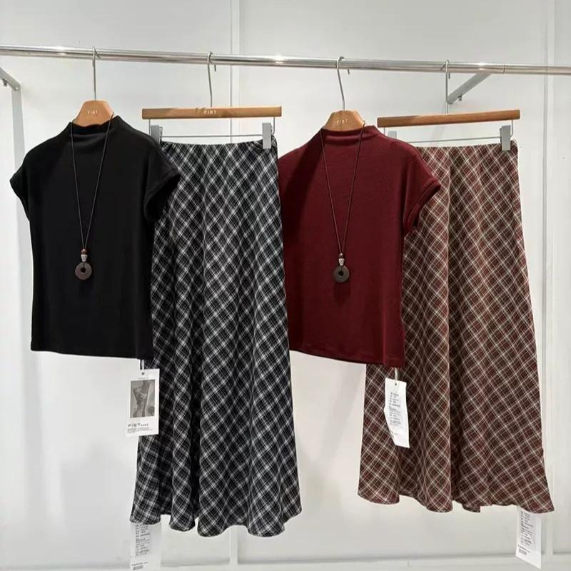 Qooth Vintage Brown Plaid High-Waist A-Line Midi Skirt for Fall - Loose Flowy Slimming Checkered Half Skirt QT2992