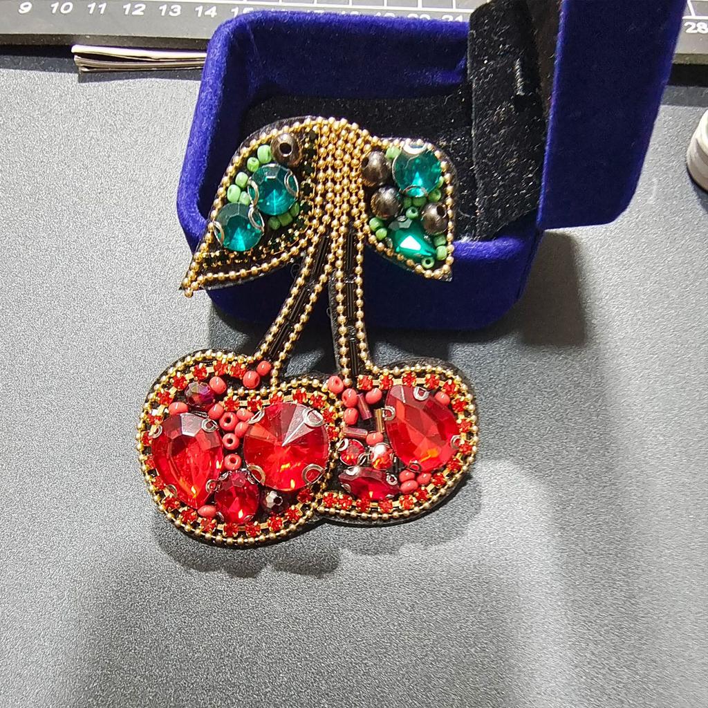 Handcraft Rhinestone Cherry Applique for Clothing Decoration Add Unique Charm and Personality To Bag Jeans Craft Supply