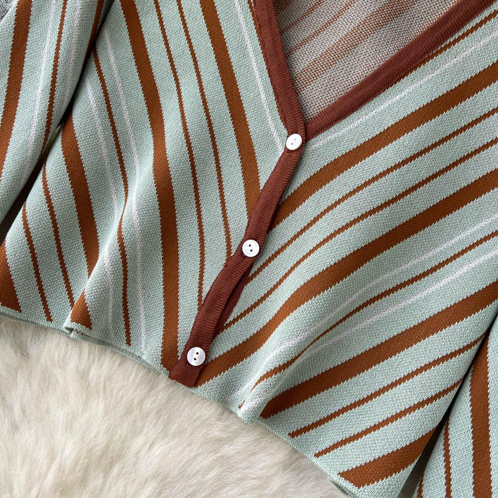 Autumn And Winter Oblique Striped Knitted Long-Sleeved Short Section V-Neck Cardigan Half-Body Skirt Two-Piece Set