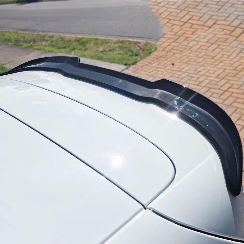 Spoiler für Ford Fiesta MK8 8.5 ST 2018-2022 Heckverlängerung Kleiner Flügel Heck ABS Hochglanz Schwarz Carbon-Stil Autozubehör