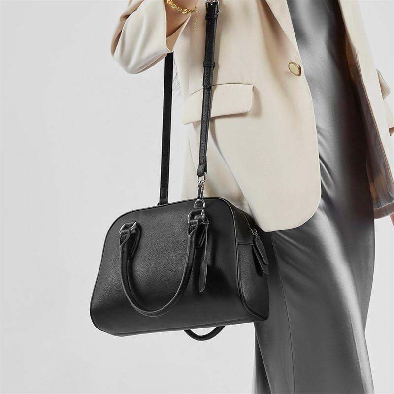 Сумки-тоуты Boston Bowling из натуральной кожи для женщин 2024 года — фото 5