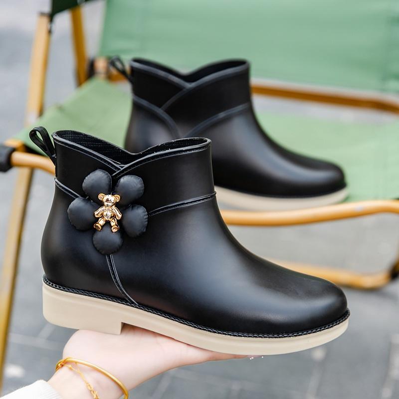 Women's Fashionable Outdoor Anti Slip Short Tube Rain Boots And Water Shoes