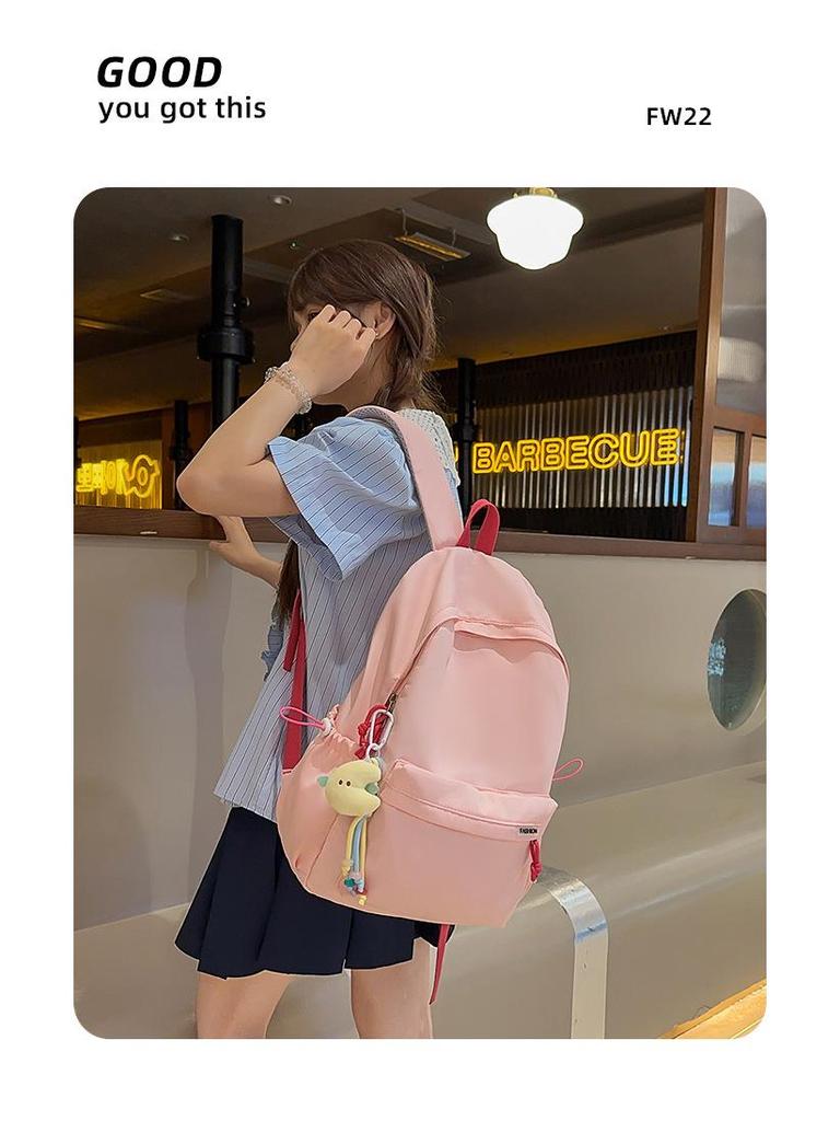 Zaino versatile in tinta unita: Leggero e Semplice per Studenti delle Scuole Medie e Superiori.