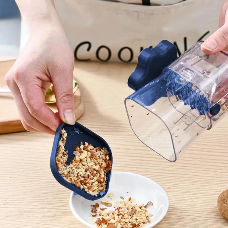 Ruční mlýnek na ořechy Sekáček na ořechy Multifunkční drtič Ruční kuchyňský nástroj pro všechny ořechy Vlašské ořechy Pekany Čokoláda