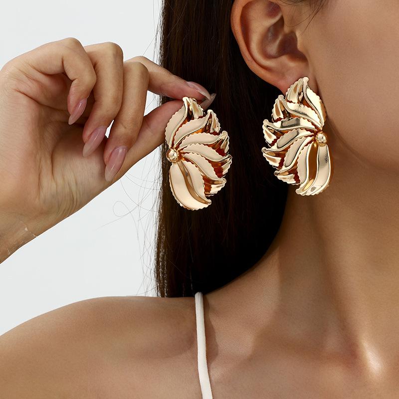 Europe and America INS popular jewelry beach vacation scallop shell pendant earrings women's earrings ears