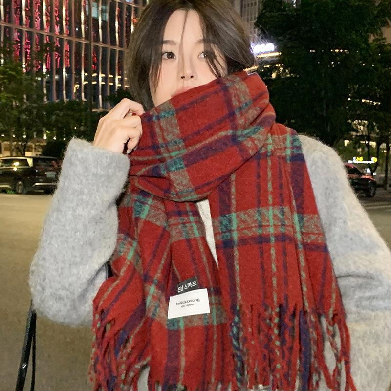 Atmosphere Plaid Scarf Women's Winter New Korean Version Versatile Student Cute Couple Thickened Warm Scarf