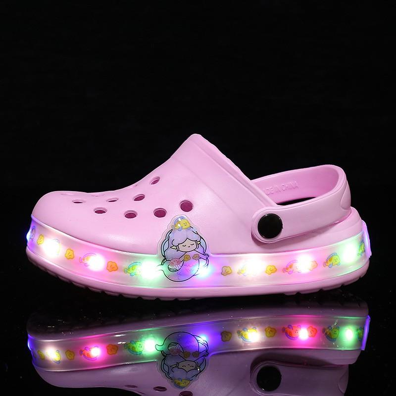 Kids LED Light-Up Sandals Girls Boys Waterproof Beach Pool Shoes Breathable Anti-Slip Cartoon Design