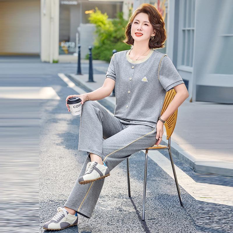 

Women s Casual Summer Sports Set: 2026 Stylish Round Neck Age-Reducing Hoodie Two-Piece 5XL [For 73-80 kg]